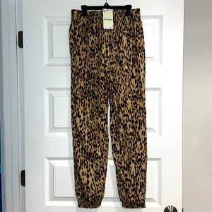 Leopard print pull on jogger Pants